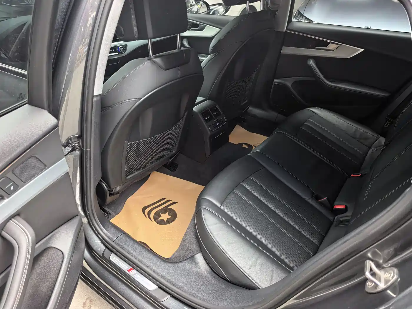 Audi A4L 2022 40 TFSI Luxury Dynamic фото 11
