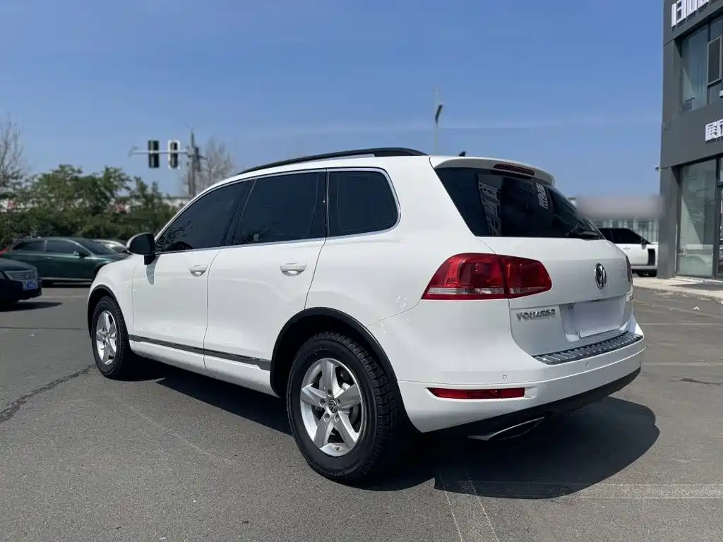 Фото 8 - Volkswagen Touareg