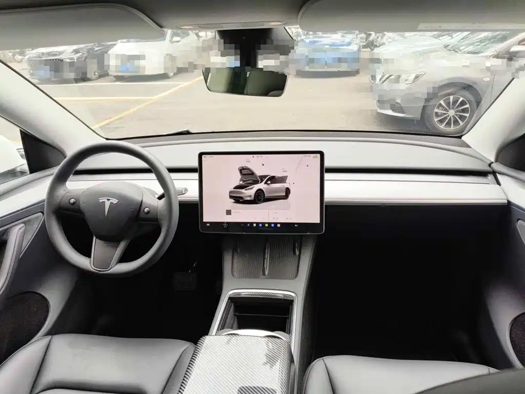 Фото 12 - Tesla Model Y