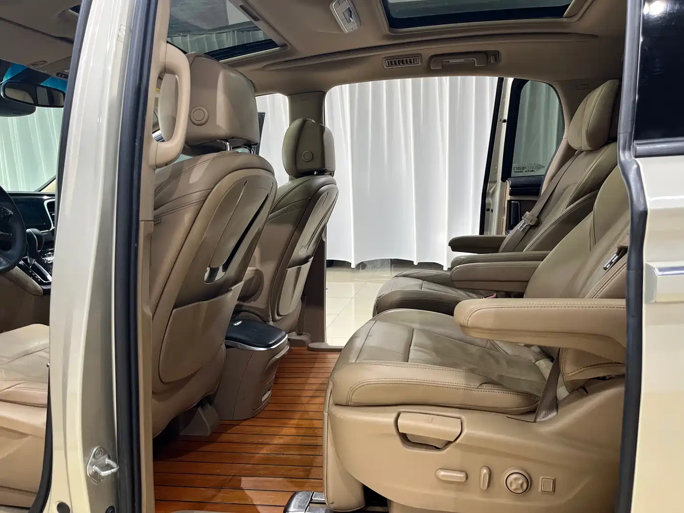 Buick GL8 2017 ES 28T Flagship China V фото 10