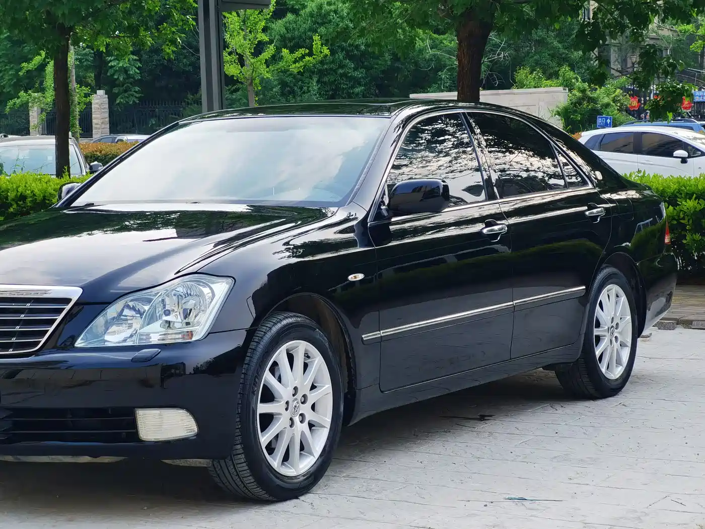 Toyota Crown 2011 2.5L Royal Leather Sunroof Special Edition фото 19