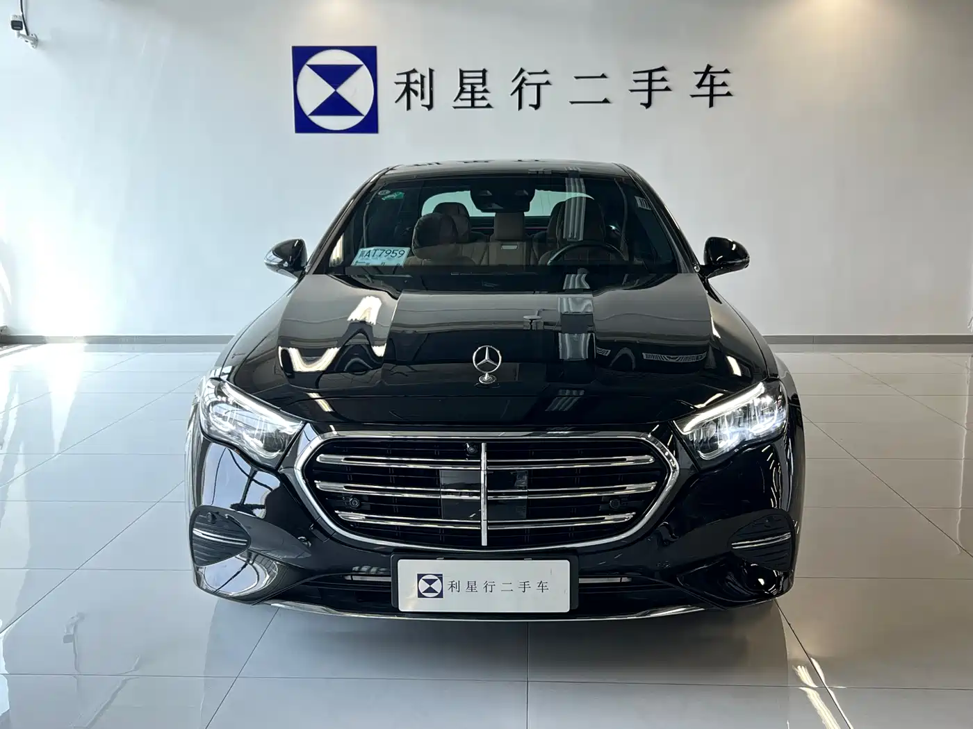 Mercedes-Benz E-Class New Energy 2024 E 350 e L Plug-in Hybrid Sedan фото 2