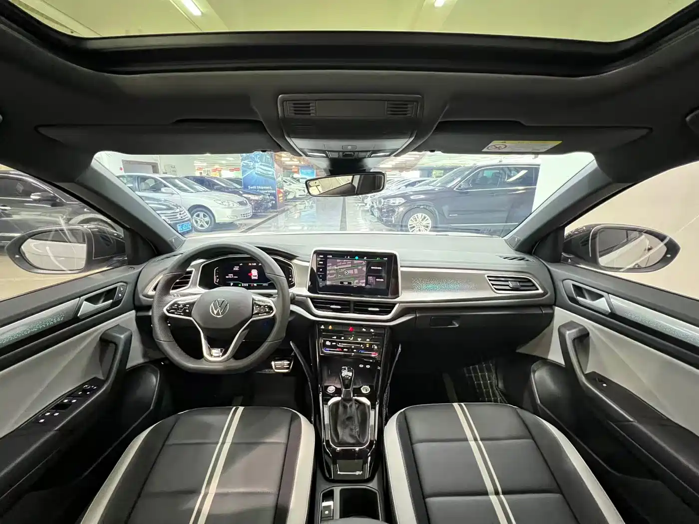 صورة 6 - Volkswagen T-ROC