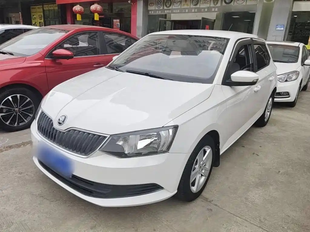 Škoda Fabia 2016 1.4L Automatic Car Enjoy Edition фото 2