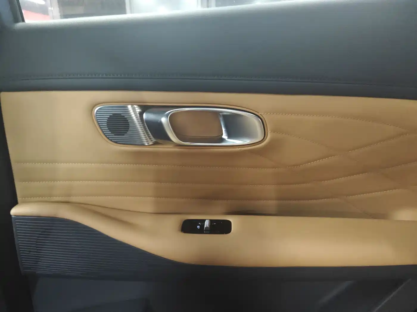 Geely Galaxy Galaxy Starship 7 EM-i 2025 120km Navigation Edition фото 22