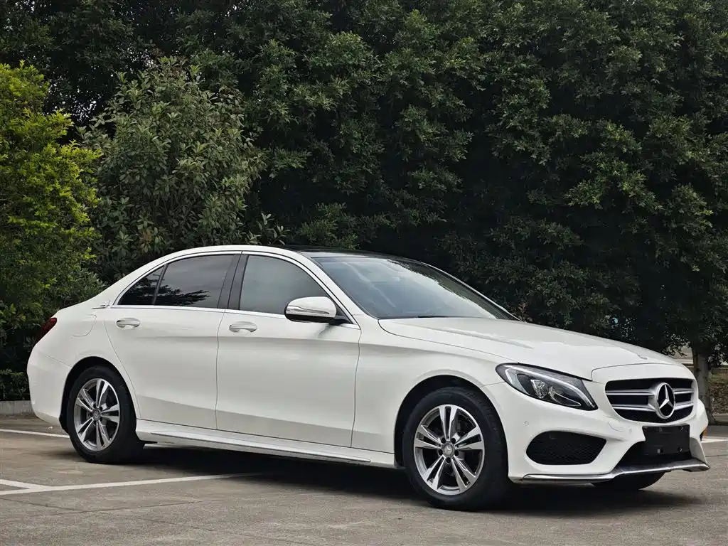 Mercedes-Benz C-Class 2015 Facelift C 200 L Sport фото 3