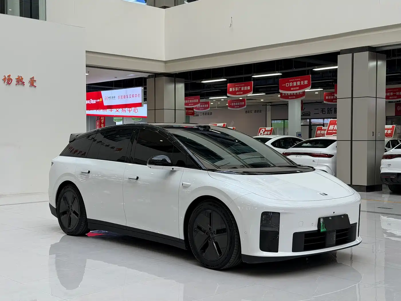 Li Auto i6 2026 2025 2WD Base Model