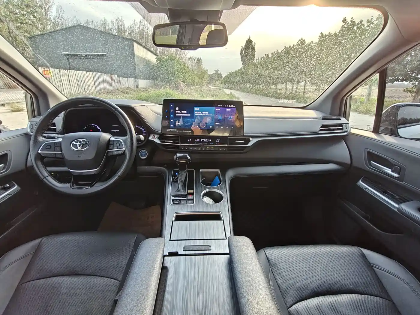 Toyota Sienna 2021 2.5L Hybrid Premium Edition фото 7