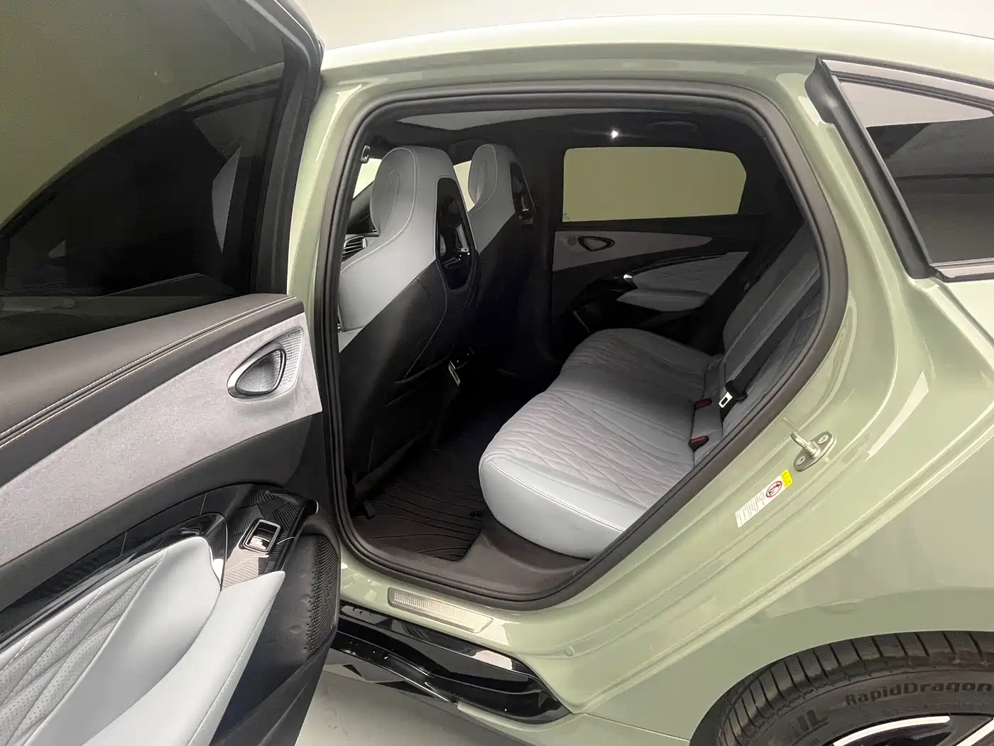BYD Seal 2022 700km Long Range RWD Edition фото 14