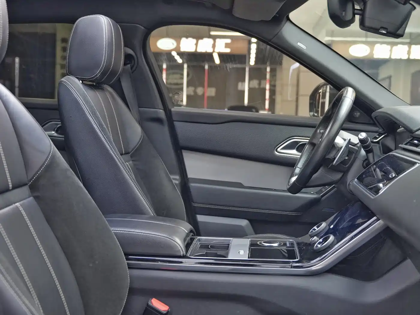 Land Rover Range Rover Velar 2019 250PS R-DYNAMIC S фото 13