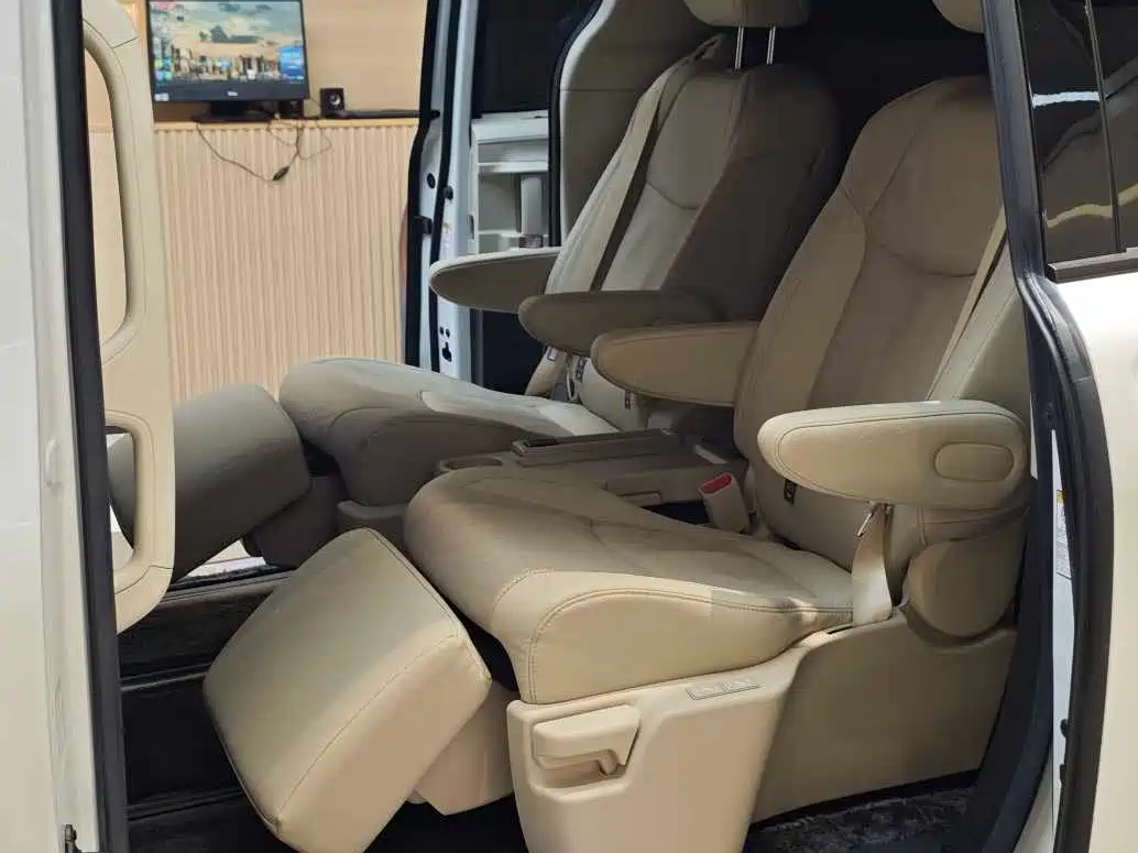Toyota Sienna 2021 2.5L Hybrid Premium Edition фото 5