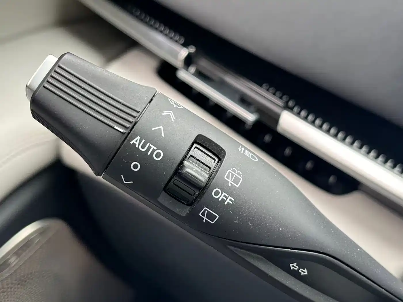 Voyah Auto Voyah Dreamer 2025 PHEV AWD Flagship Kunpeng Edition фото 12