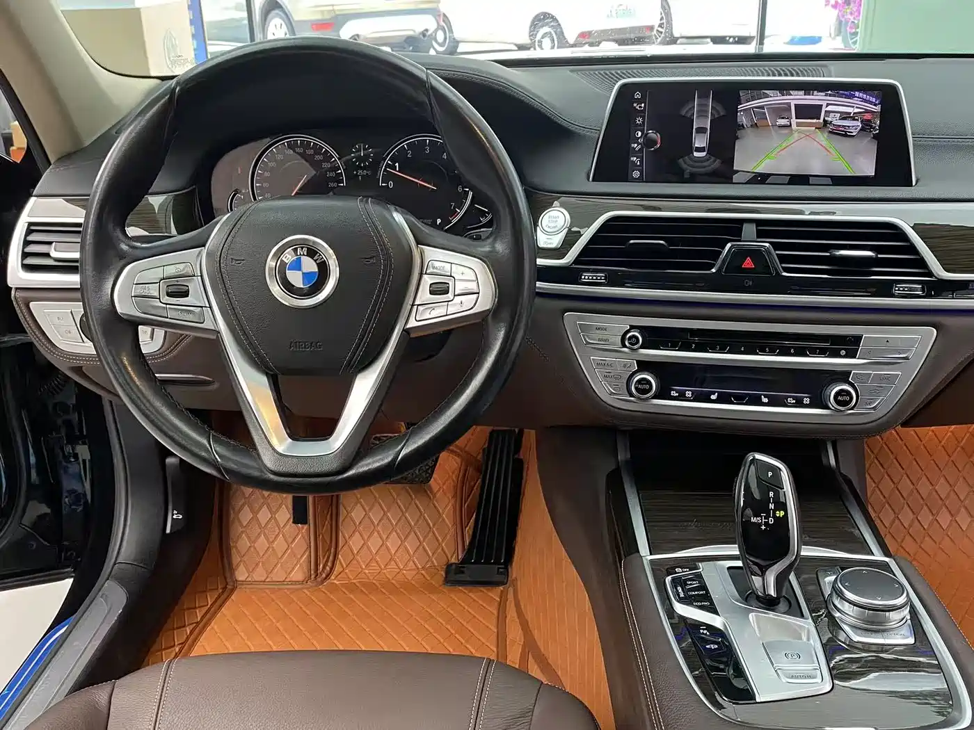 BMW 7 Series 2016 730Li Leading фото 12