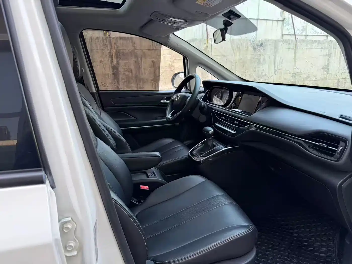 GAC Trumpchi Trumpchi M6 2019 270T Automatic Luxury (7-seater) China V фото 9