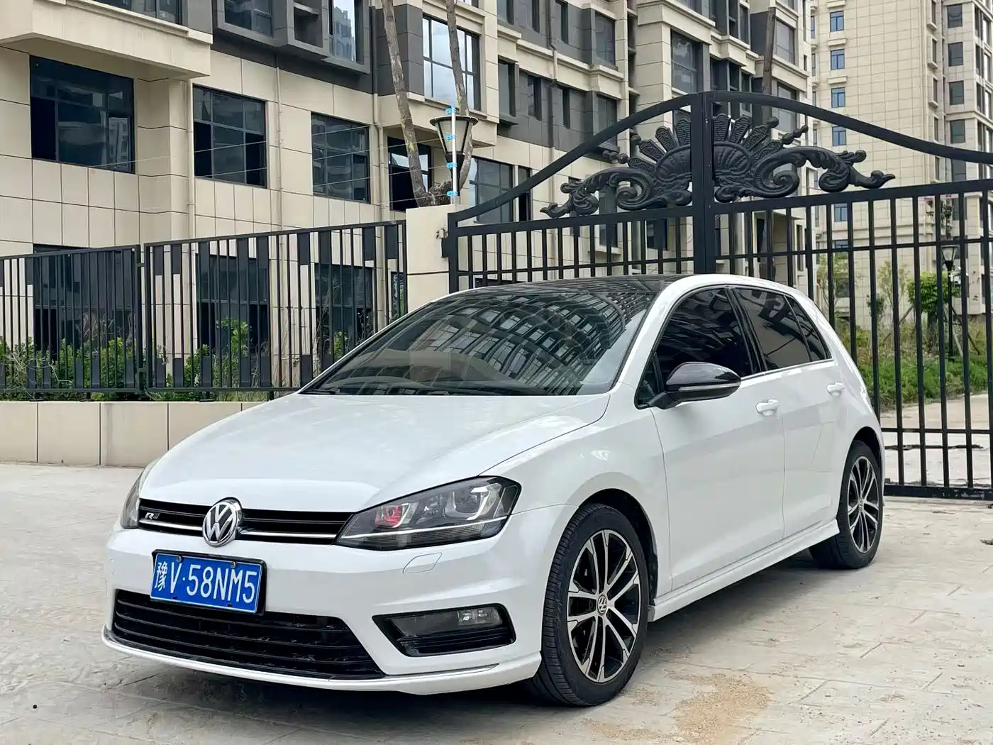 Volkswagen Golf 2016 1.4TSI Automatic R-Line