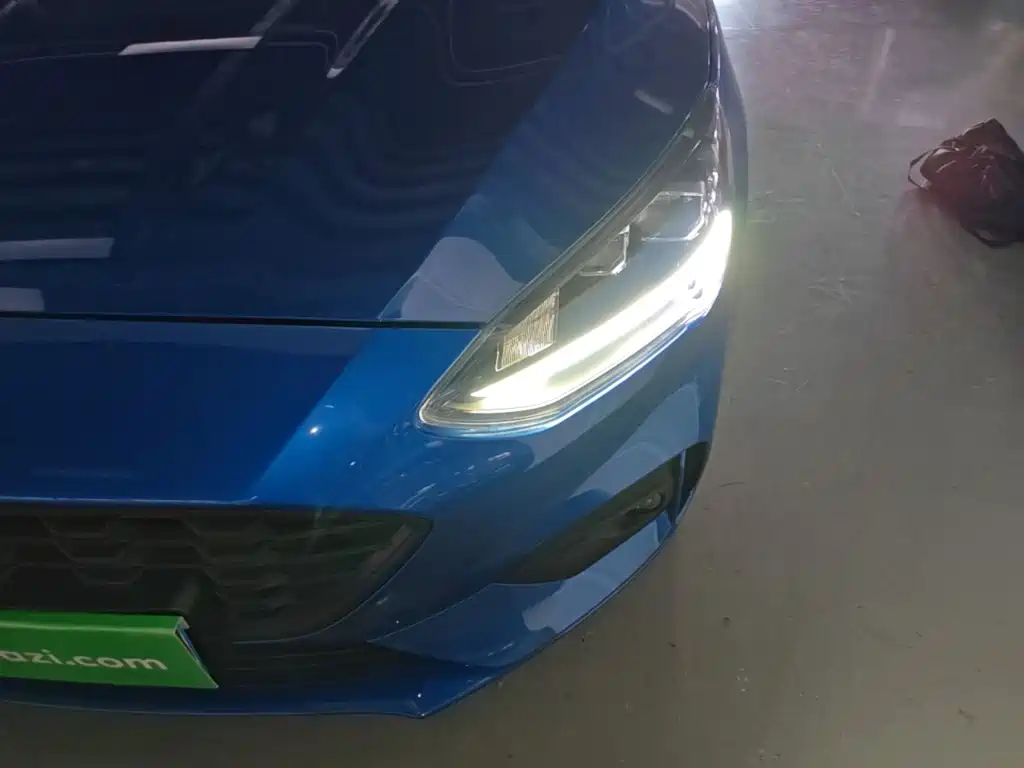 Ford Focus 2022 2021 Sedan EcoBoost 180 Auto ST Line