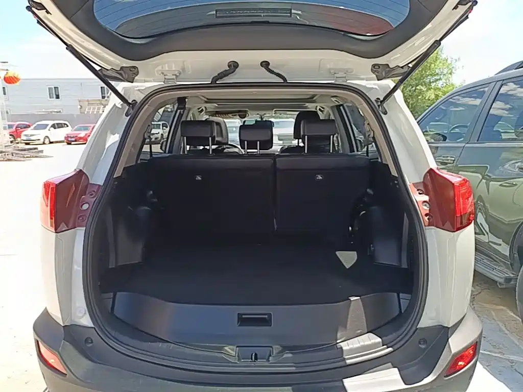 Toyota RAV4 Rongfang 2015 2.5L Automatic 4WD Elite Edition фото 15
