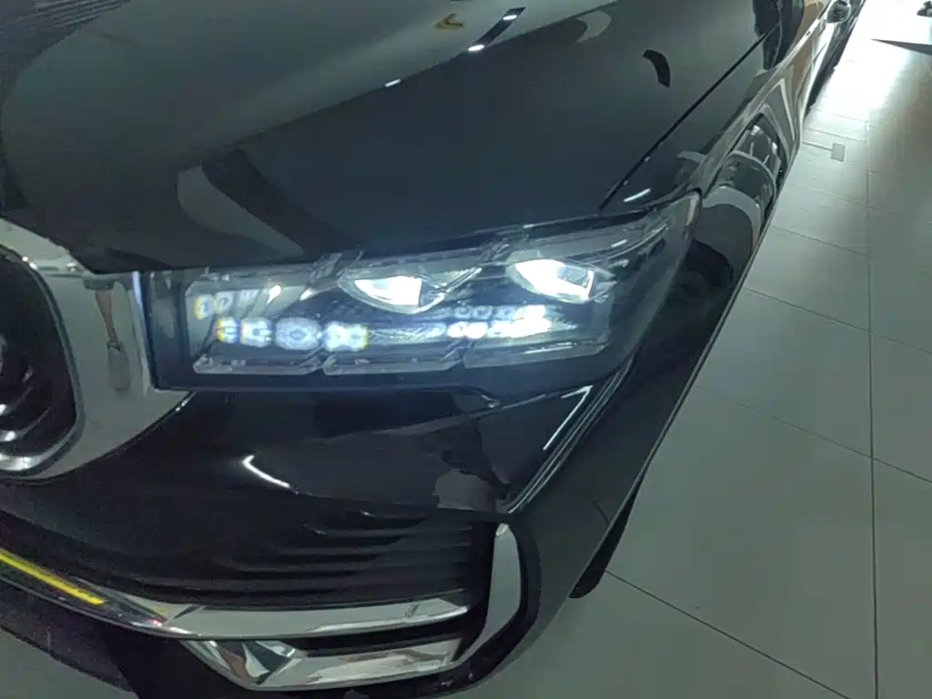 Фото 24 - Geely Monjaro