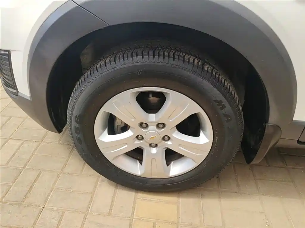 Chevrolet Captiva 2015 2.4L 2WD Urban Edition 7-seater фото 23