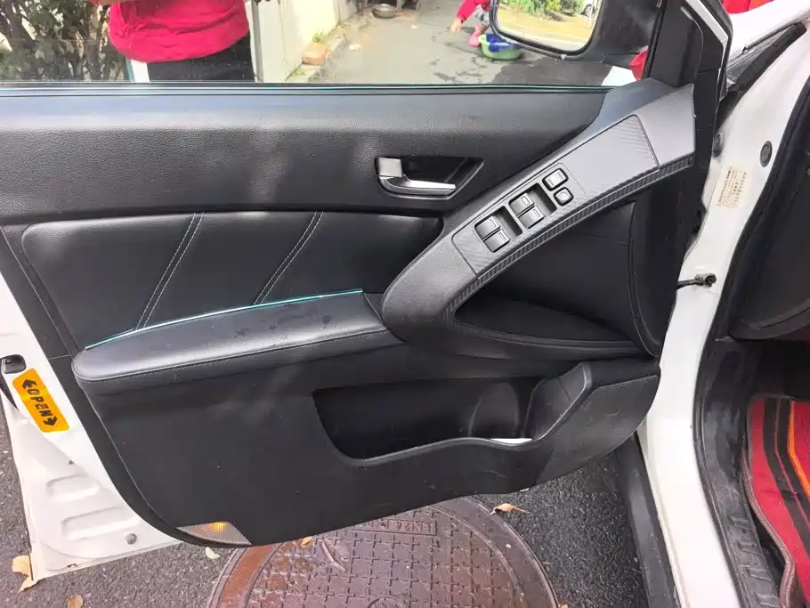 Luxgen U6 SUV 2016 2016 1.8T Fashion Upgrade