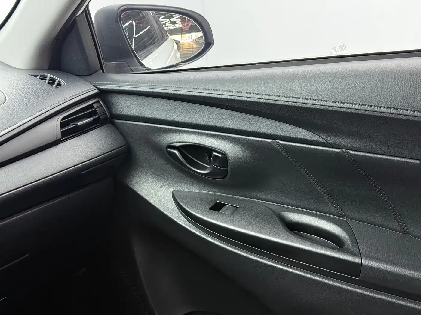 Toyota YARiS L Zhi Xuan 2022 Zhi Xuan X 1.5L CVT Leading PLUS Edition фото 11