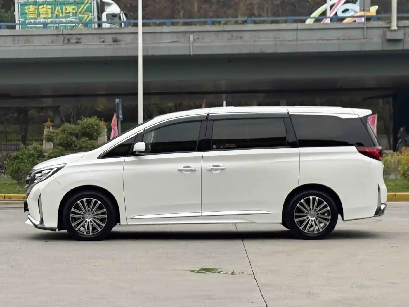 GAC Trumpchi Trumpchi M8 2021 Leading Show Series 390T Premium Edition фото 30