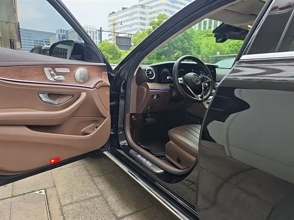 Mercedes-Benz E-Class 2022 Second Facelift E 300 L Premium фото 12