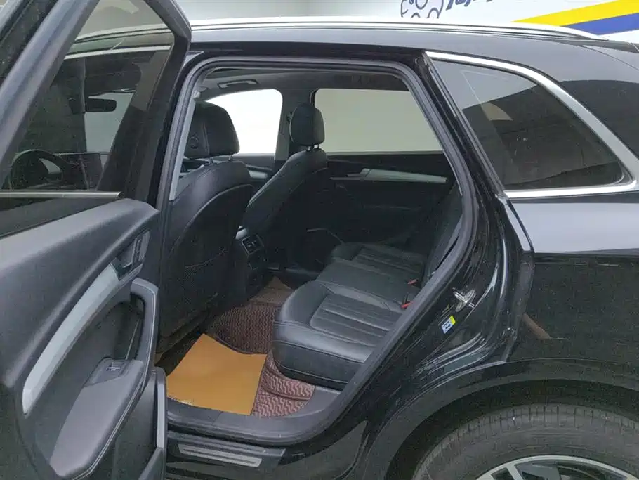 Audi Q5L 2020 Facelift 40 TFSI Honor Fashion фото 11