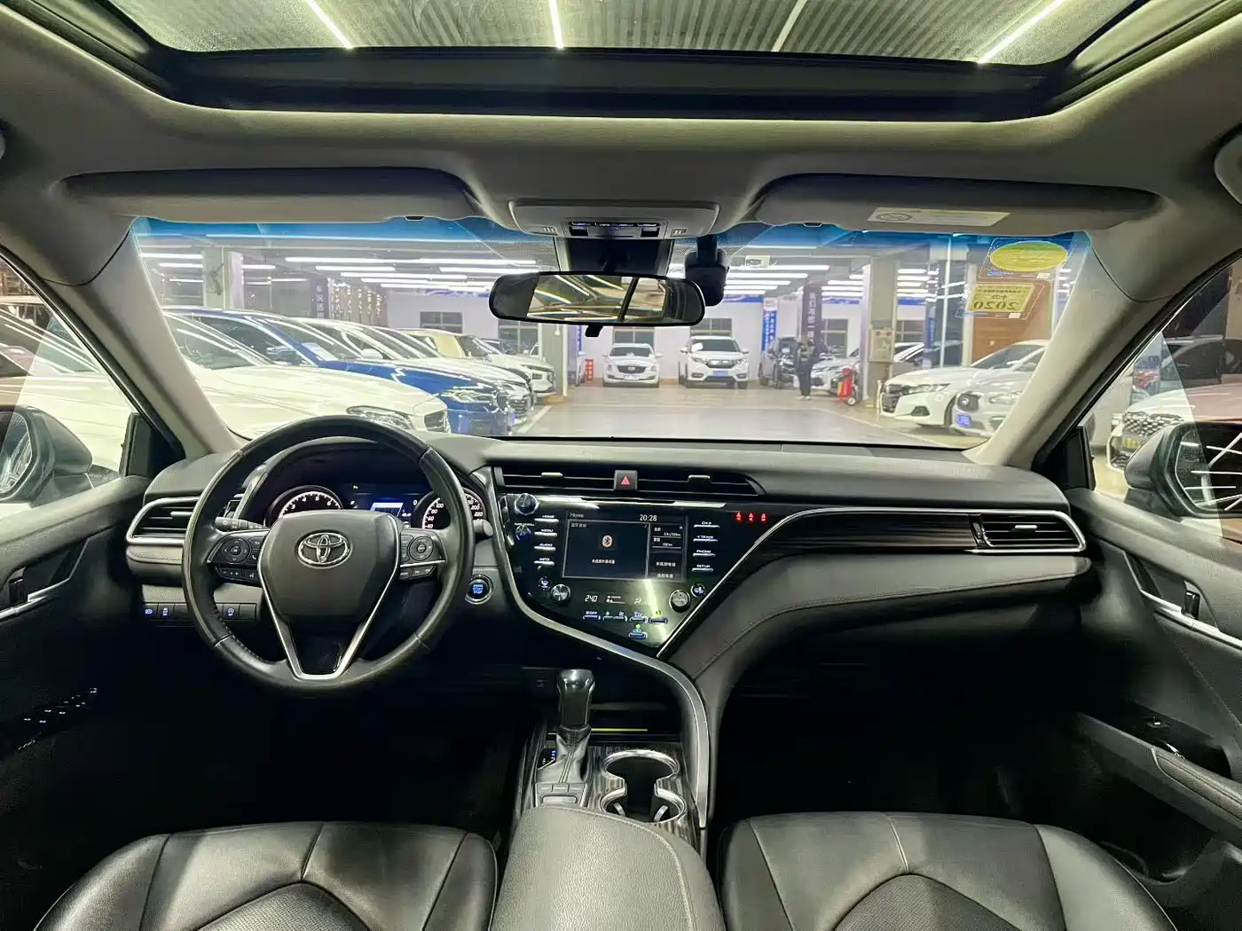 Toyota Camry 2018 2.5G Luxury Edition фото 4