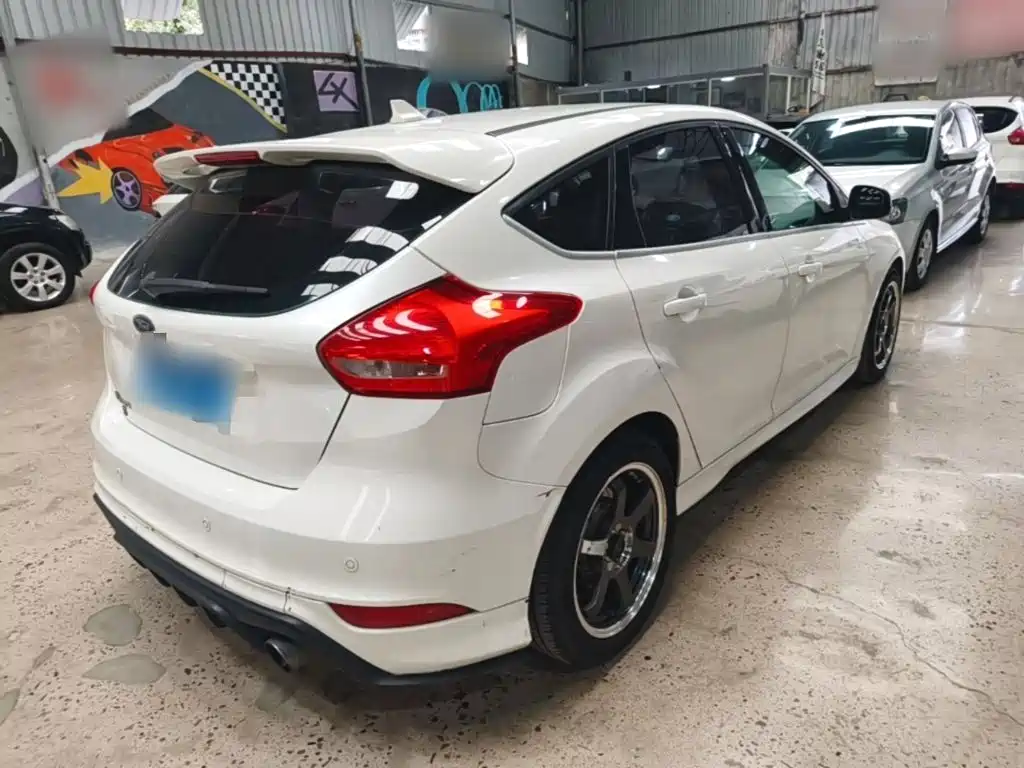 Photo 7 - Ford Focus