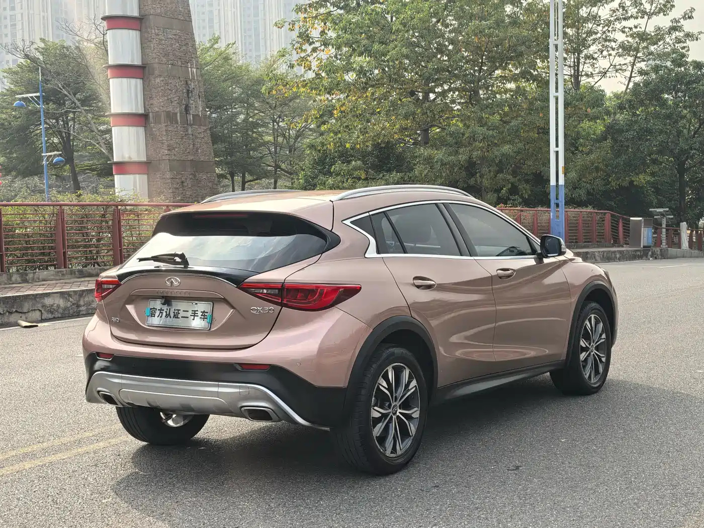 Infiniti QX30 2017 2.0T 4WD Sport Edition фото 10