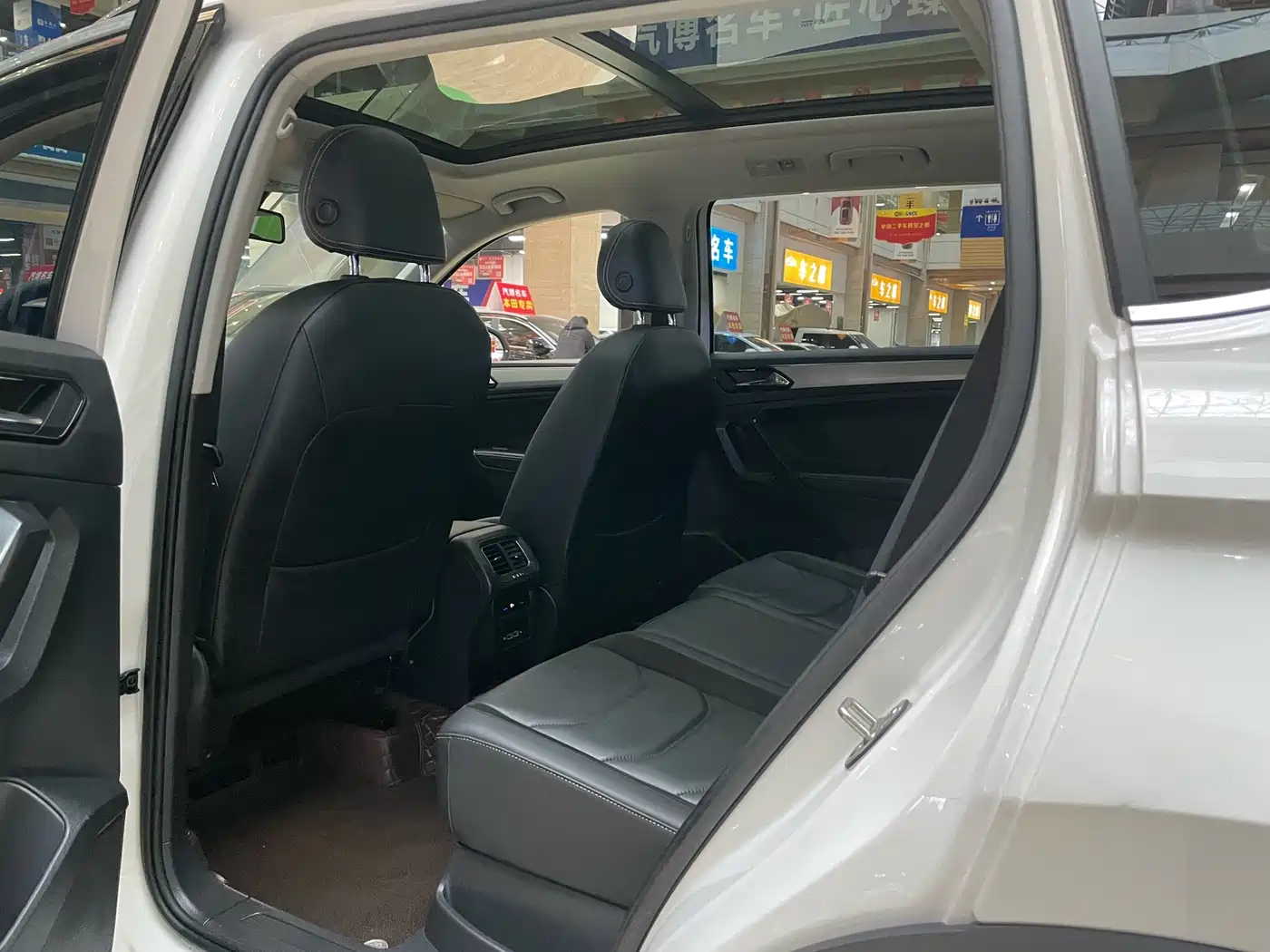 Volkswagen Tiguan L 2021 330TSI Automatic 2WD Smart фото 12