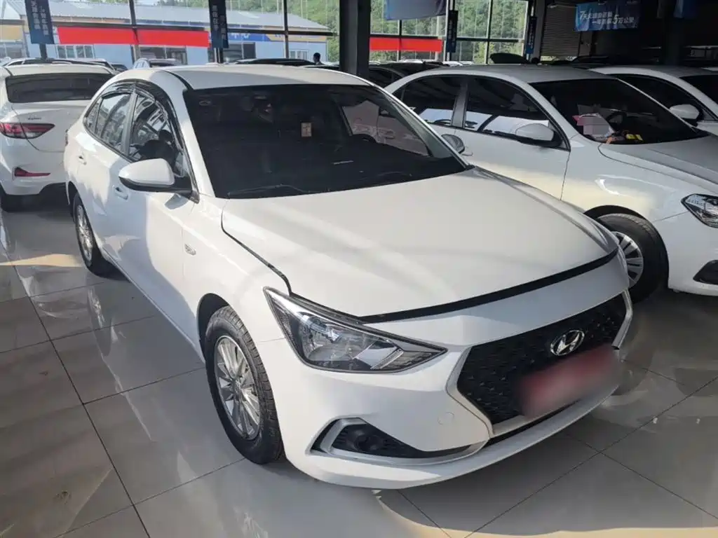 Hyundai Elantra 2018 1.6L Automatic Pleasing Edition GL China VI фото 4