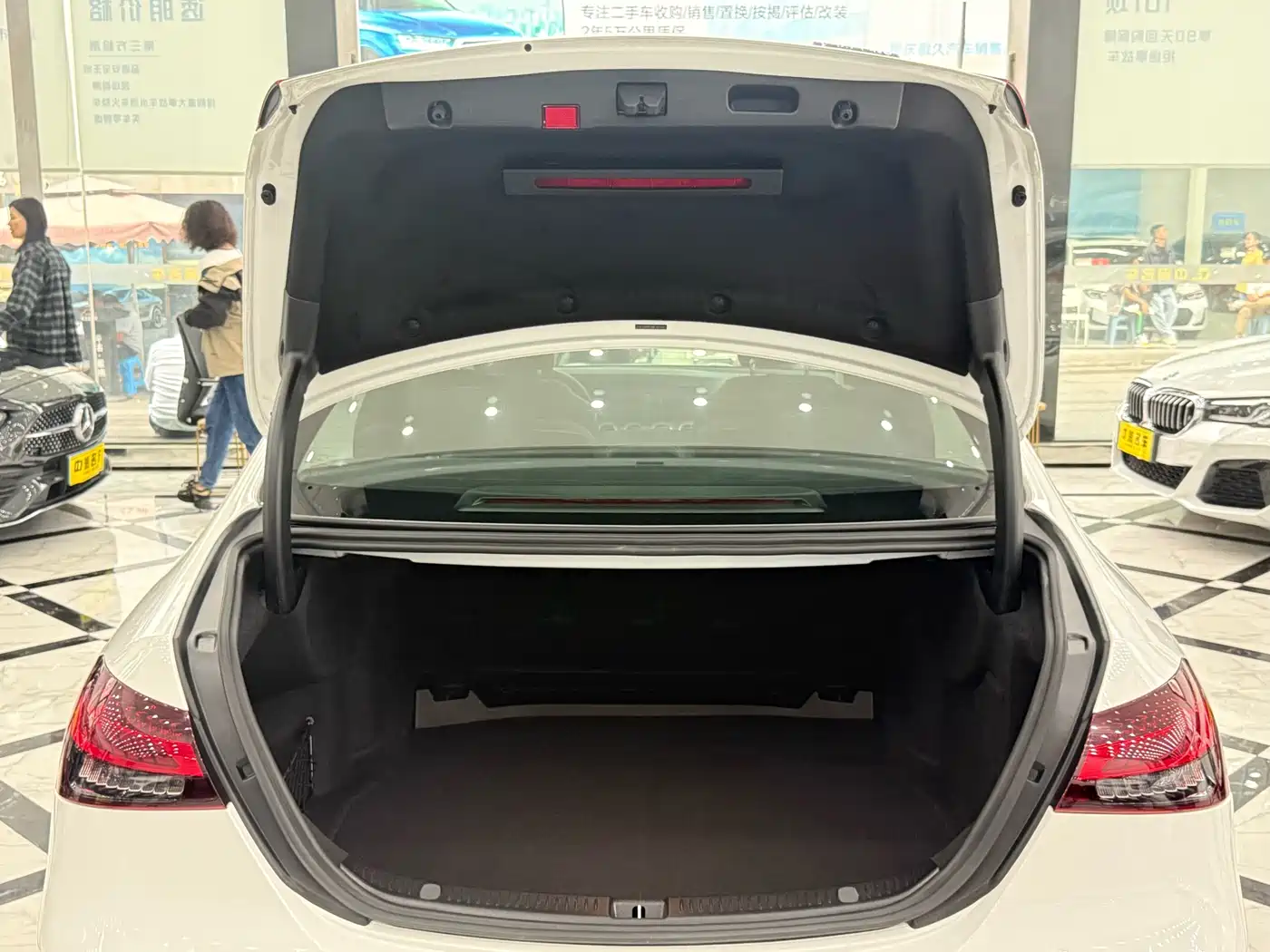Mercedes-Benz E-Class 2021 Facelift E 300 L Sport Fashion фото 16
