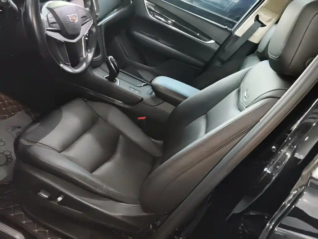Cadillac XT5 2017 2016 25T Luxury Model