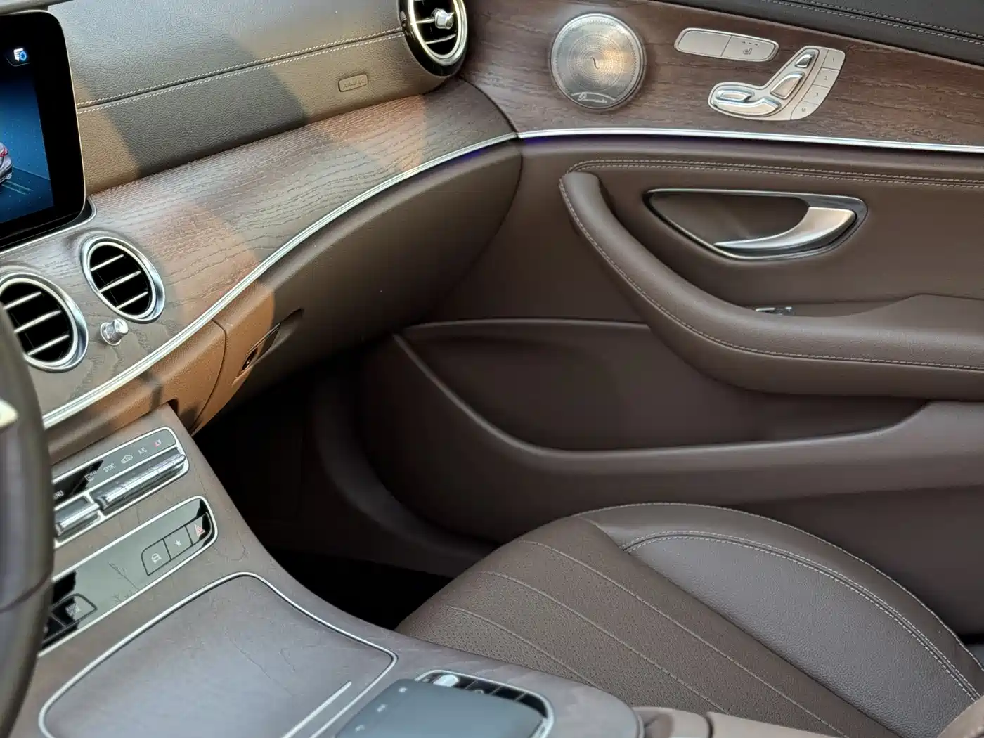 Mercedes-Benz E-Class 2023 E 300 L Fashion фото 14