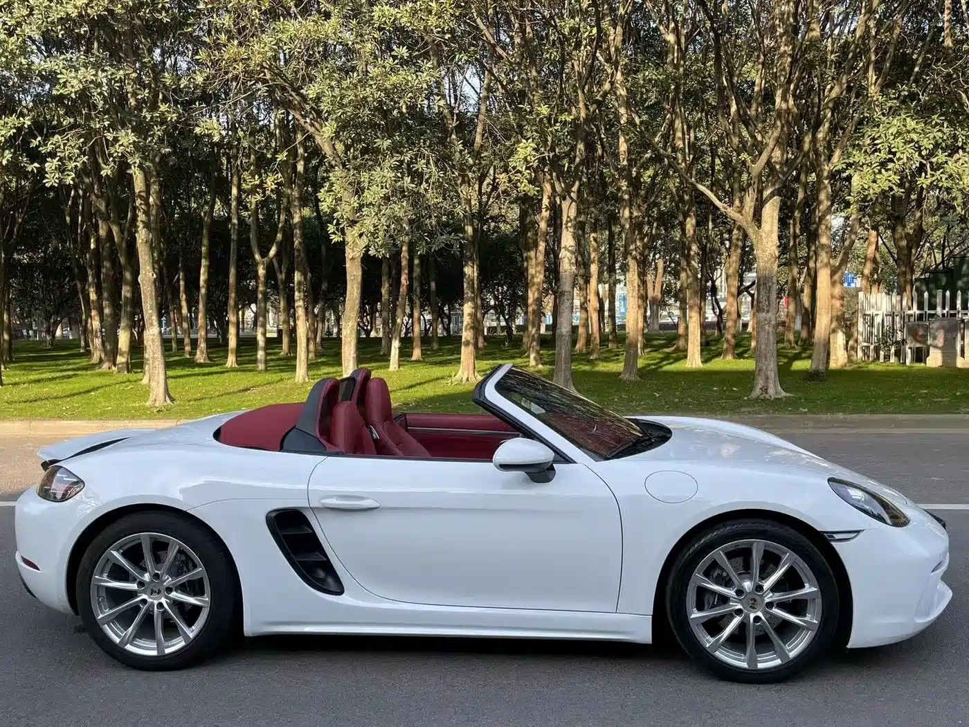 Porsche 718 2018 Boxster 2.0T фото 3
