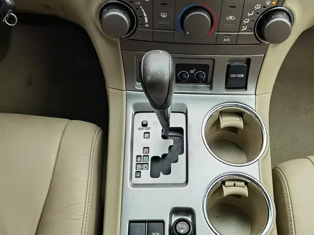 Toyota Highlander 2011 2.7L 2WD 5-seat Sport фото 13