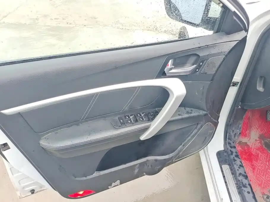 Photo 7 - Geely Emgrand
