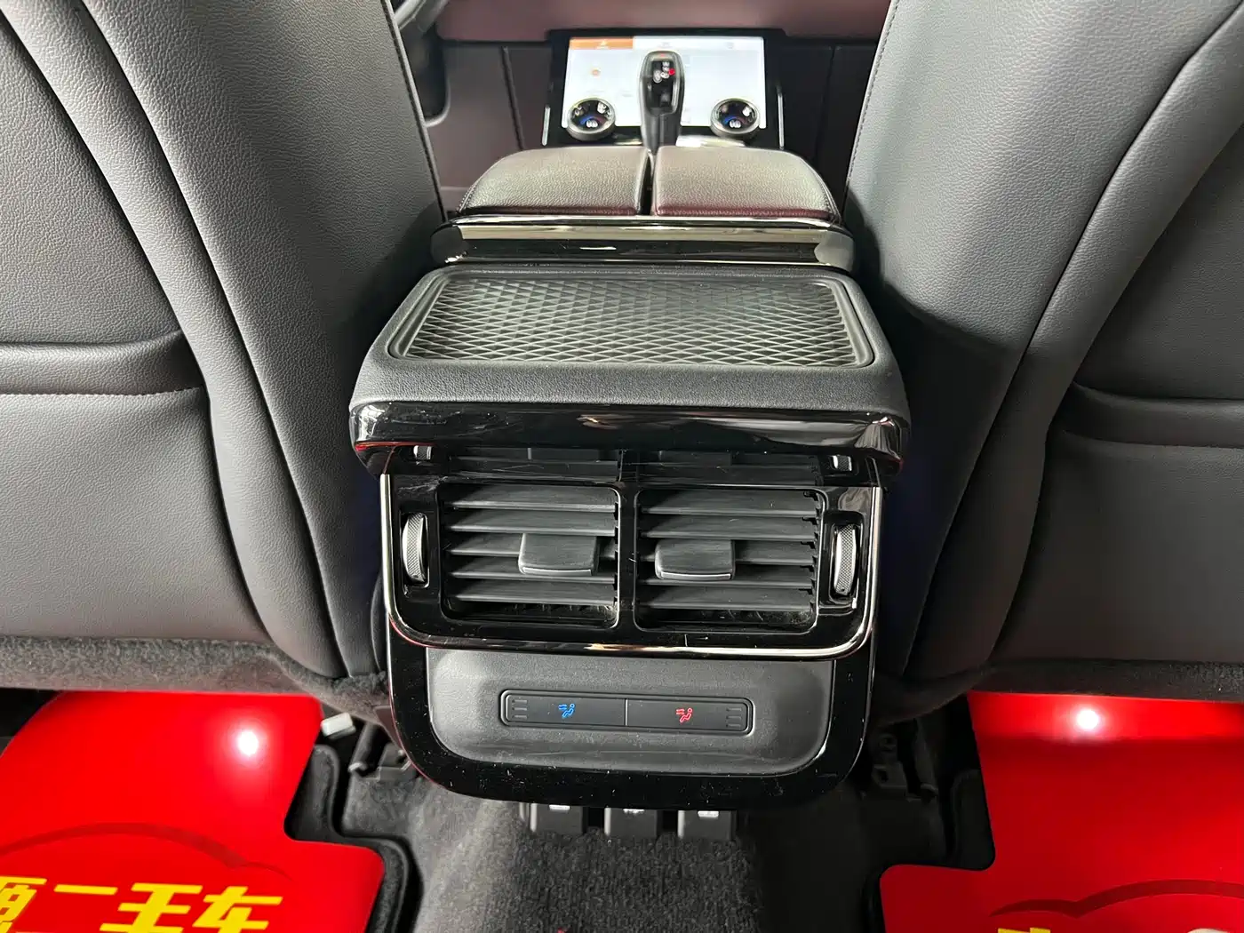 Land Rover Range Rover Evoque 2022 Range Rover Evoque L 249PS R-Dynamic Luxury Edition фото 12