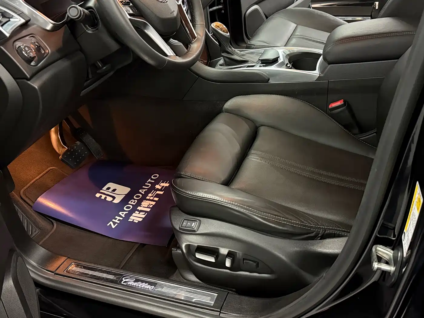 Cadillac SRX 2013 3.0L Leading фото 9