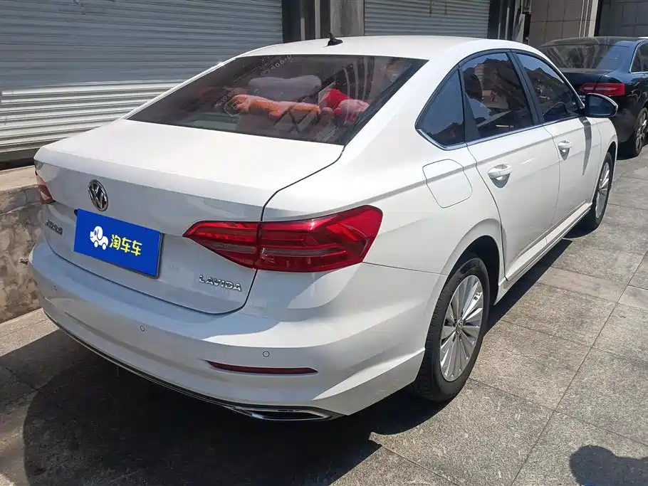 Volkswagen Lavida 2019 1.5L Automatic Comfort Edition China VI фото 3
