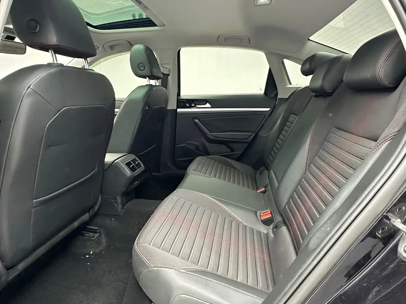 Volkswagen Lavida 2023 280TSI DSG Starlight Comfort Edition фото 8