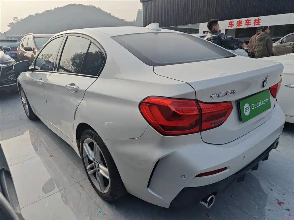 BMW 1 Series 2020 Model 120i M Sport Package фото 22