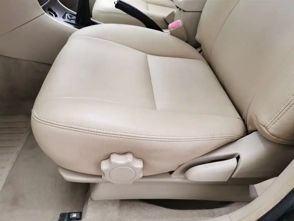 Toyota Corolla 2013 1.6L Manual Value Edition фото 20