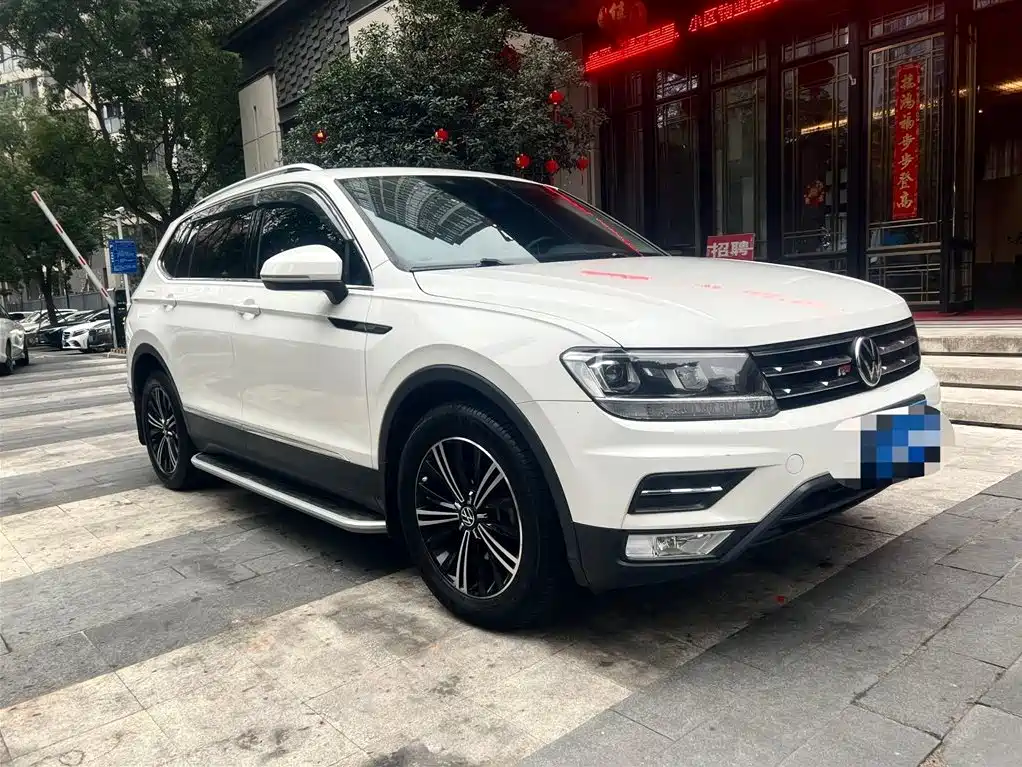 Volkswagen Tiguan L 2021 330TSI Automatic 2WD Smart фото 3