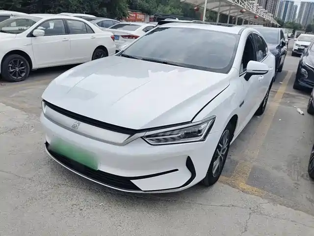 BYD Qin PLUS 2021 EV 400KM Luxury Model