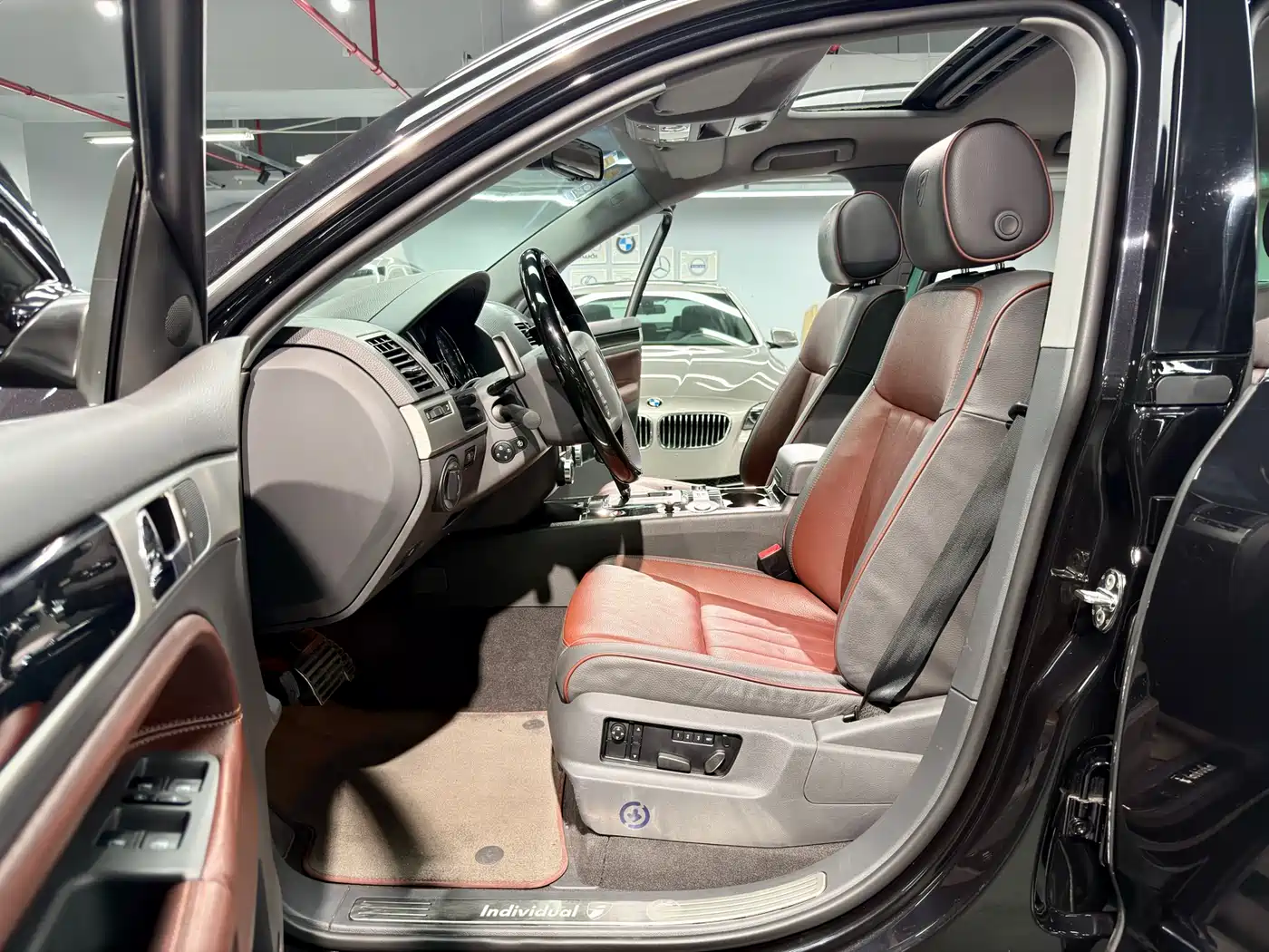 Volkswagen Touareg 2008 6.0 W12 Top Model фото 14