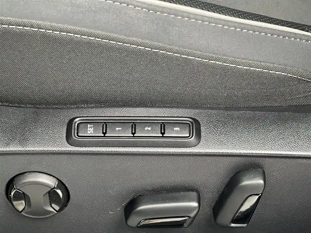 Volkswagen Golf 2021 280TSI DSG R-Line фото 20