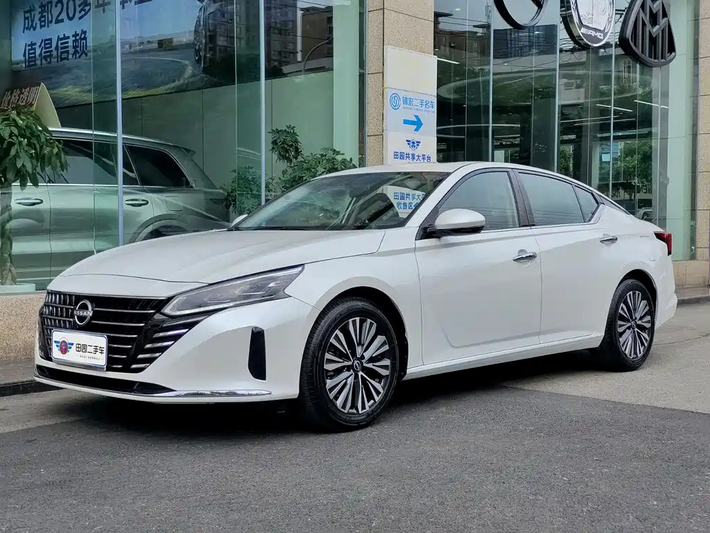 Photo 1 - Nissan Teana